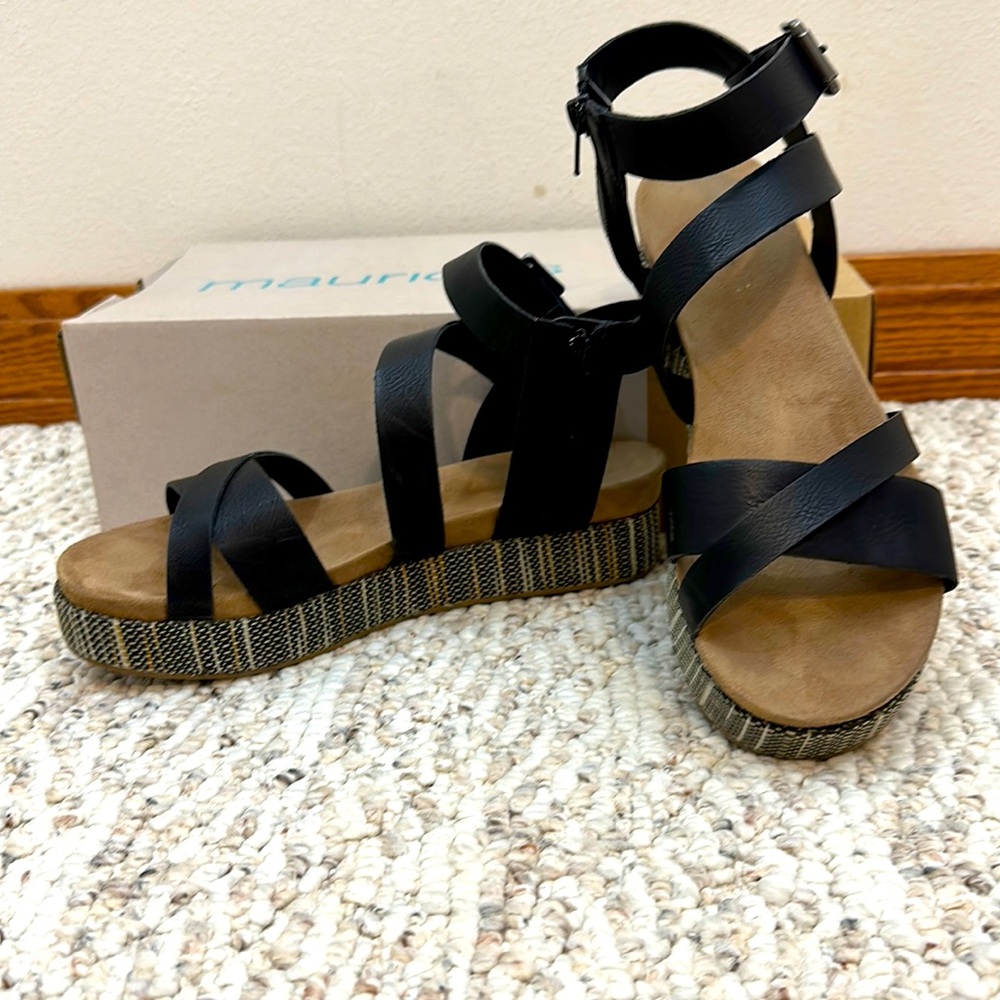Maurices Womens size 8 1/2 black platform gladiator sandals
